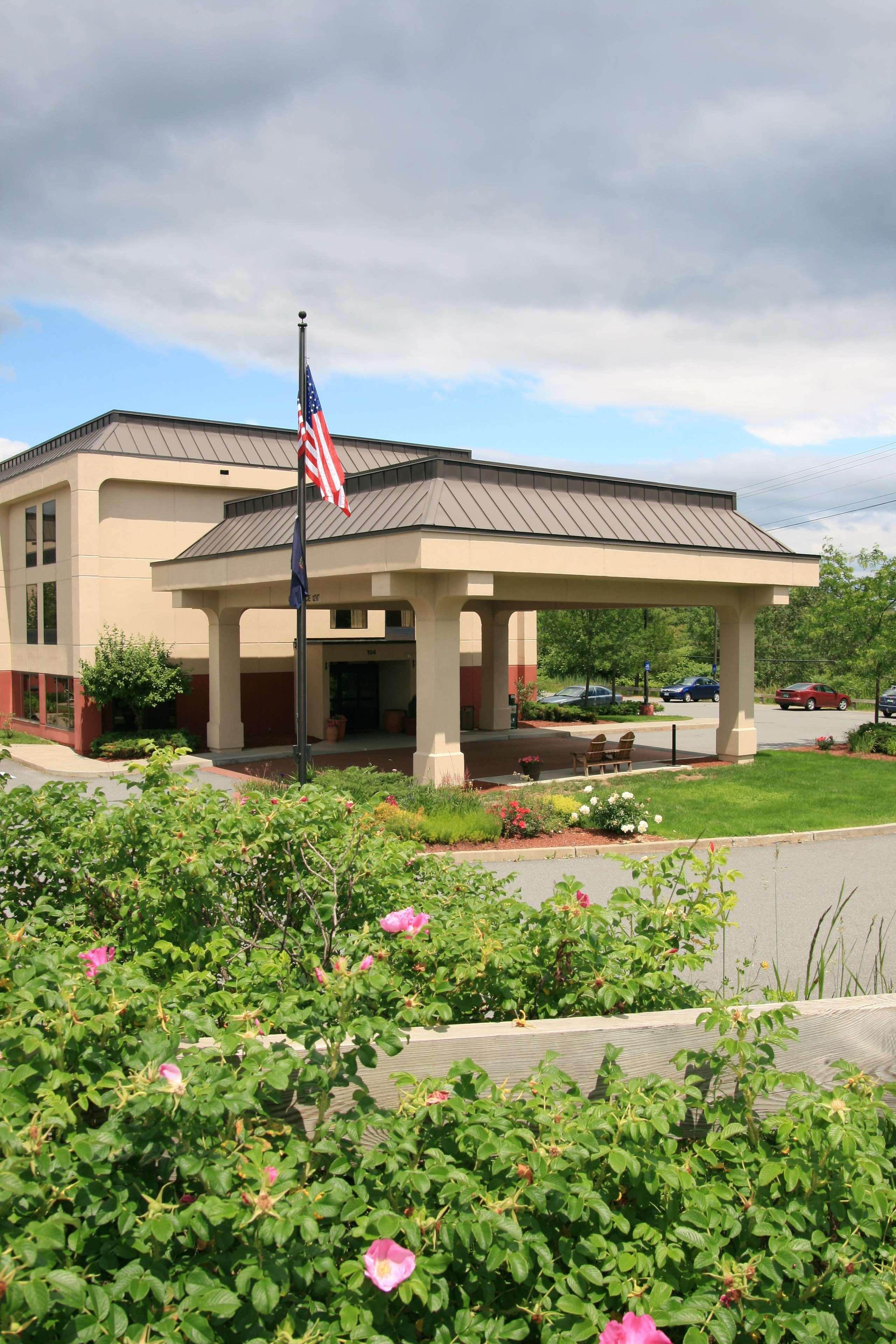 Hampton Inn White River Junction Exterior photo